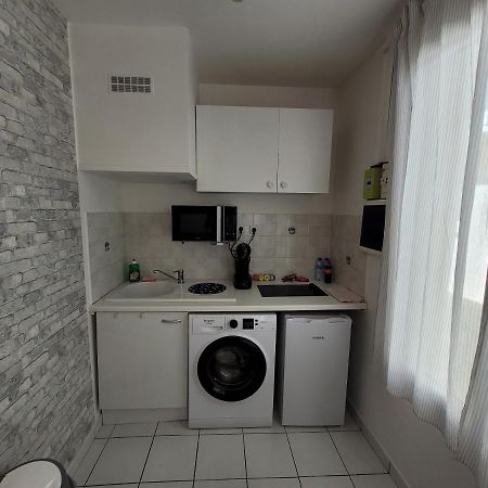 Appartement Spacieux 28M2 Avec Chambre Separee Issy-les-Moulineaux Bagian luar foto