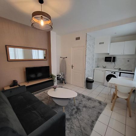 Appartement Spacieux 28M2 Avec Chambre Separee Issy-les-Moulineaux Bagian luar foto