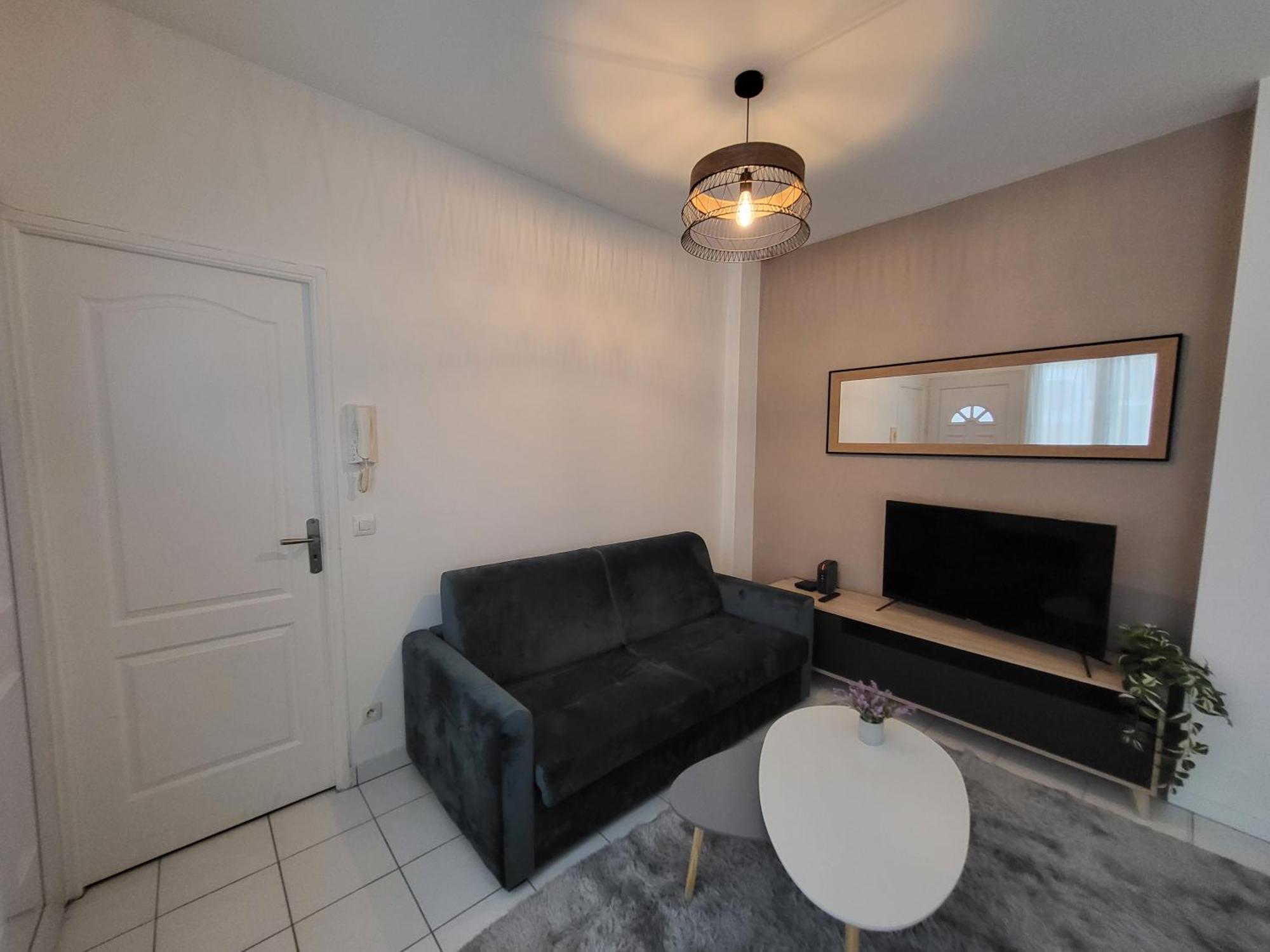 Appartement Spacieux 28M2 Avec Chambre Separee Issy-les-Moulineaux Bagian luar foto